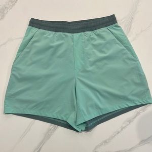 Lululemon Pace Breaker Short 5” inseam Size Medium